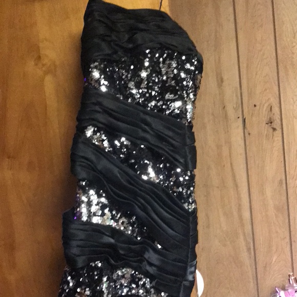 Prom dress - Picture 3 of 4